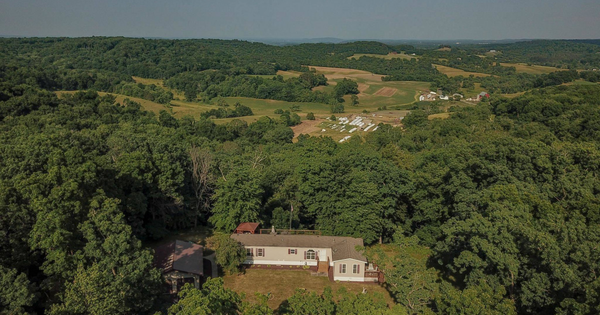 Homes for sale N2272 Overgaard Road, Elroy, WI 53929 MLS195851...